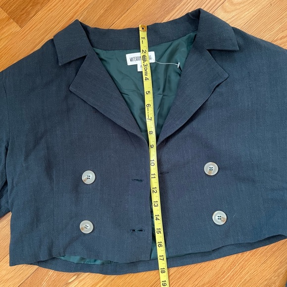 Women’s Cropped Green Suit Jacket - Picture 10 of 11